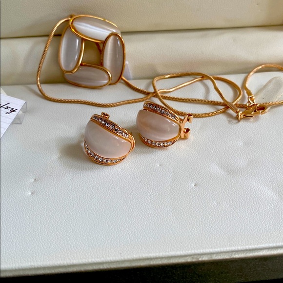 H. SAMUEL Fasion Jewelry set - Picture 7 of 7